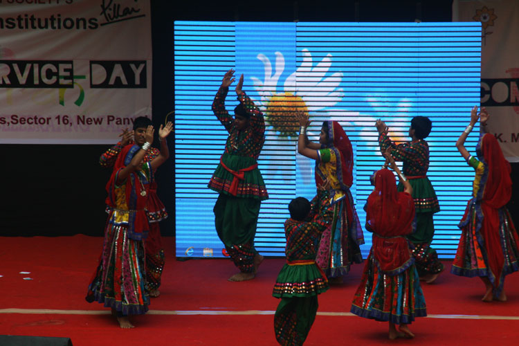 Our-students-performing-for-our-invitees