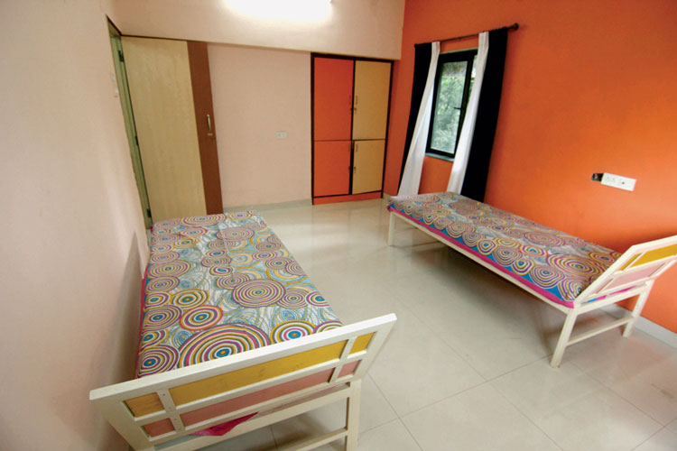 girls-hostelroom