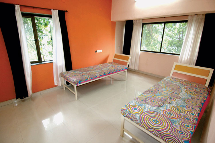 girls-hostelroom1